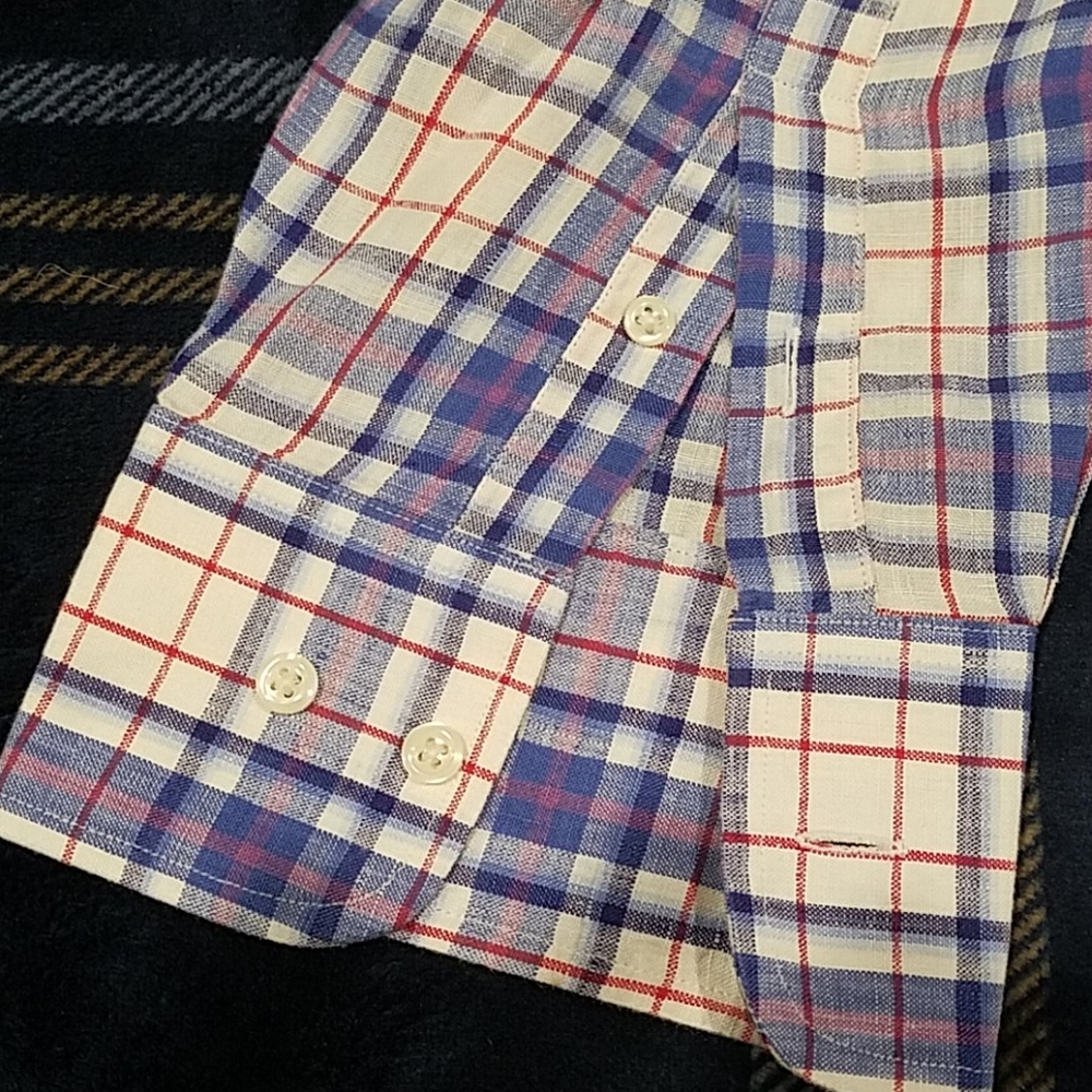 Button down - Picture 4 of 6